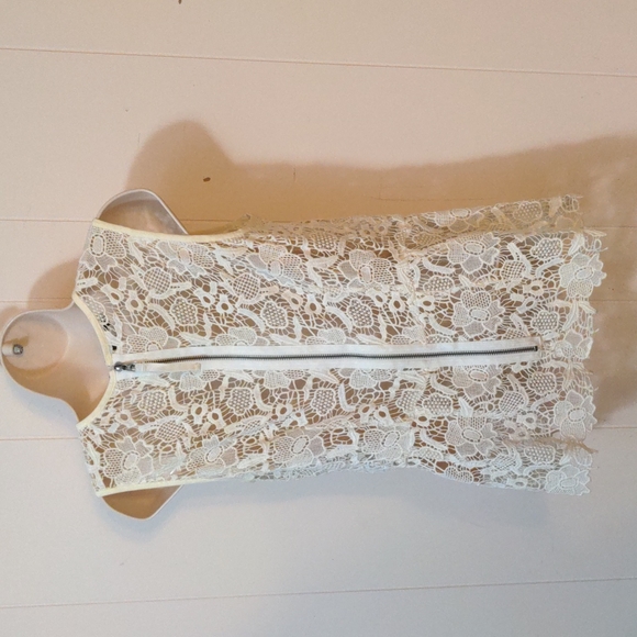 Cabi cotton embroidery peplum - Picture 3 of 6